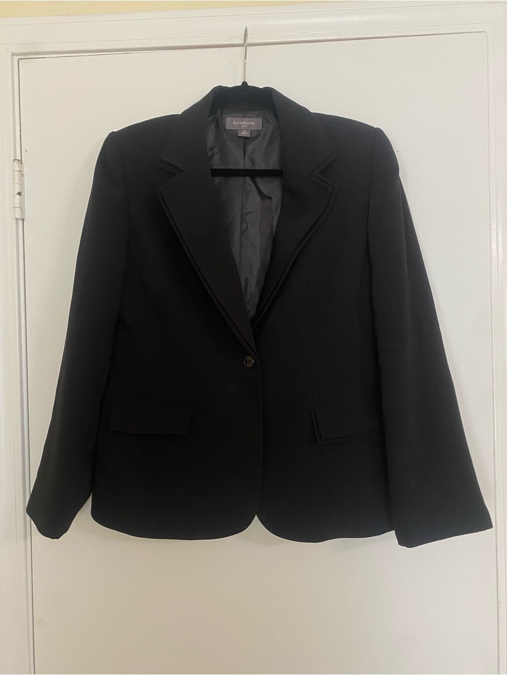 Liz Claiborne Black Tailored Single-Button Blazer